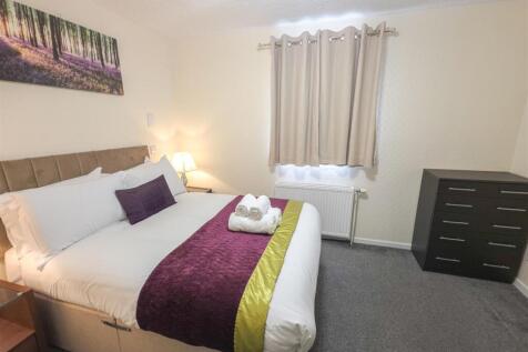 06 - Bedroom 1c.jpeg