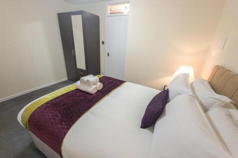 08 - Bedroom 1e.jpeg