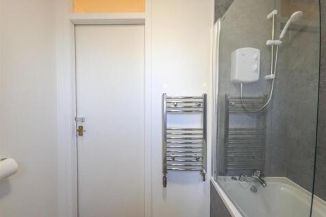 18 - Bathroom 4.jpeg