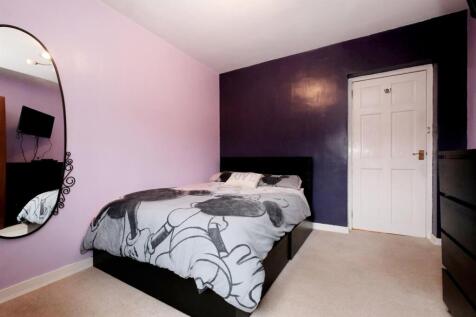 06 - Bedroom 1.1.jpg