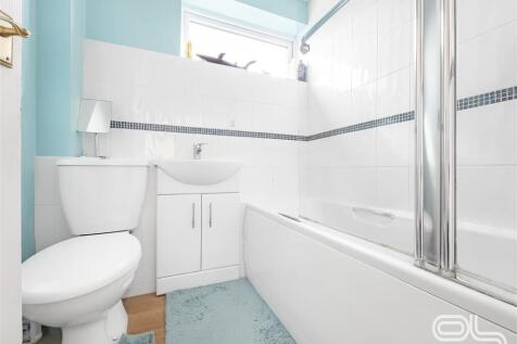 Mountbatten Close (21).jpg