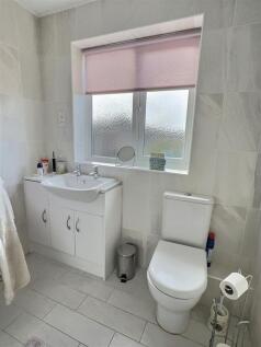En Suite Bathroom