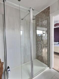 En Suite Bathroom