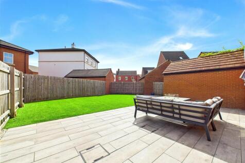 Maple Drive, Burton upon Trent (16).jpg