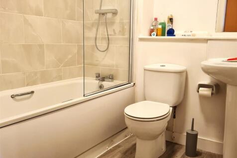Bathroom.jpg