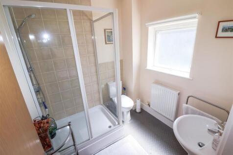 B1-Ensuite_IMG_2439.jpg