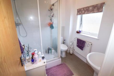 B2-Ensuite_IMG_2444.jpg