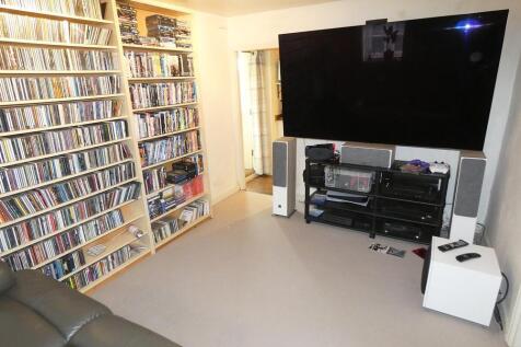 2291sittingfamilyroom.jpg