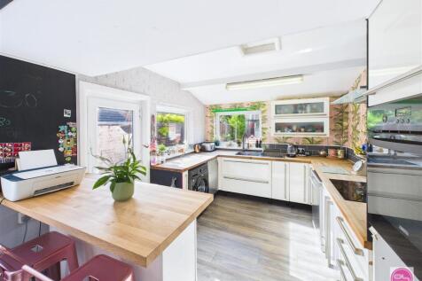 Outwoods Street, Burton on Trent (19).jpg