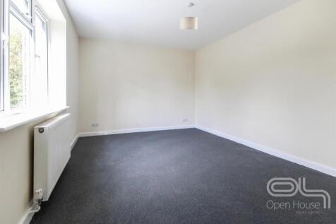 BEDROOM 1 / LIVING ROOM