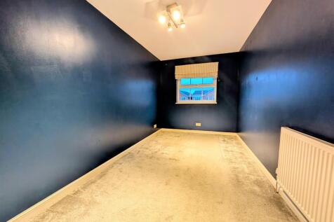 bedroom 4 1 edit.jpg