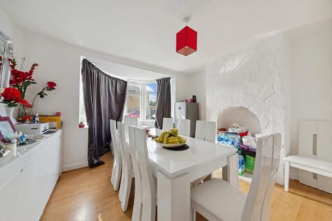 75 Cobham Avenue, New Malden, KT3 6ER (5)