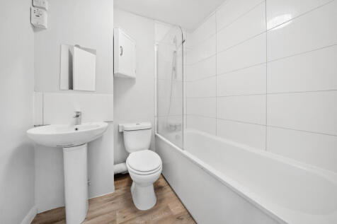 7 Shere Lodge 48 Harewood Road SW19 2HD-1