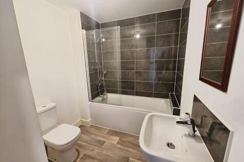 e7cbe7ce-Bathroom