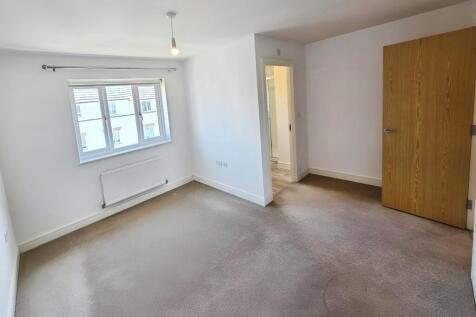 ef9e86aa-Bedroom ...