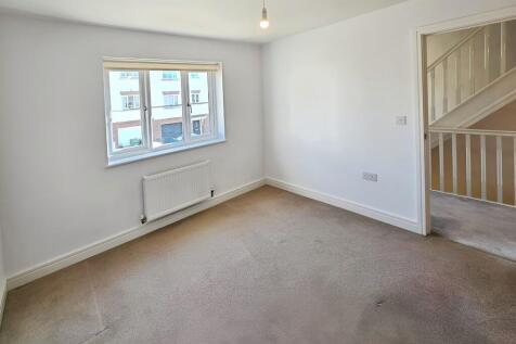 f4ec0e40-Bedroom1