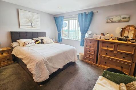 622d16e1-Bedroom ...