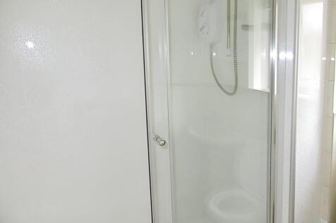 de0ea1bd-Shower2