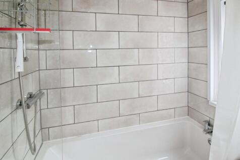 975222ad-bathroom