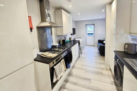 f2591bae-Kitchen ...