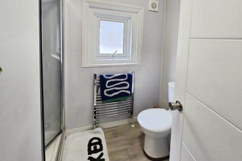 07f50105-Shower 2...