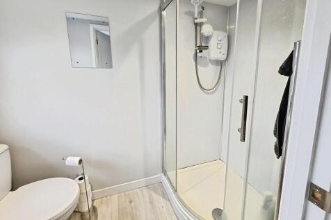 b645bc7e-Shower 2...