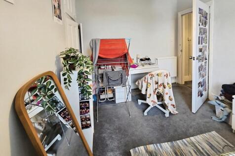 d72ad321-Bedroom ...