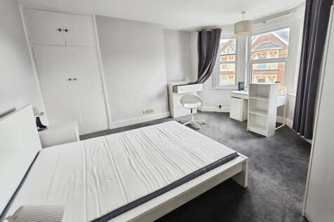 d6935c54-Bedroom ...