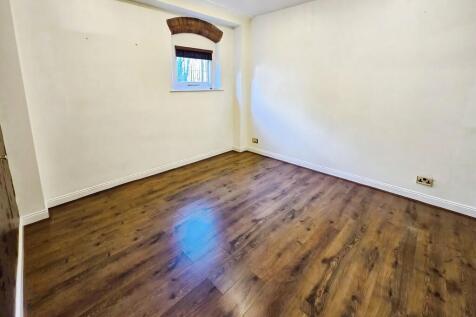 99118563-dining 2...