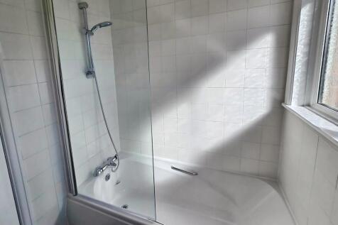 35e45f24-Bathroom...