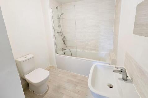 e5c5ae58-bathroom
