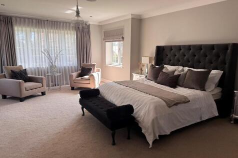 Bedroom 1.jpg