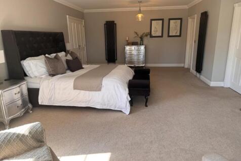 Bedroom 1a.jpg