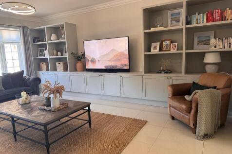 Family Room.jpg