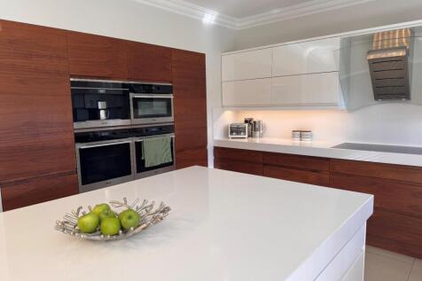 kitchen 2.jpg
