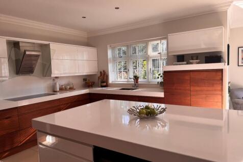 Kitchen1.jpg