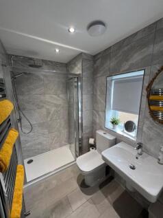 New bathroom 1.jpg