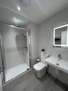 new bathroom 2.jpg
