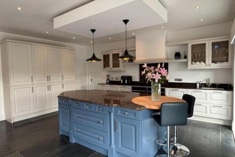 Kitchen 3.jpeg