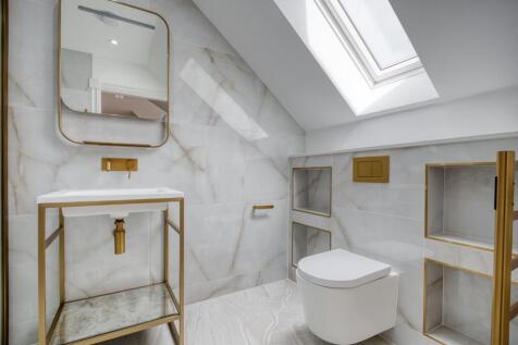BR4 Ensuite 2