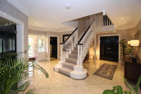 2 Hallway-1.jpg