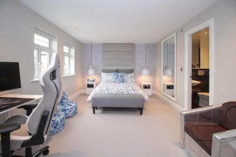 13  Bedroom-2.jpg