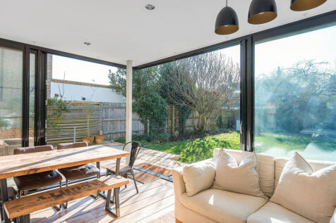 Kitchen/Dining