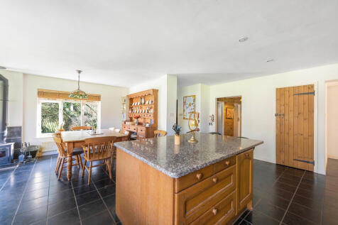 Kitchen/Dining