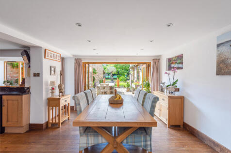 Kitchen/Dining