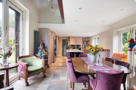 Kitchen/Dining