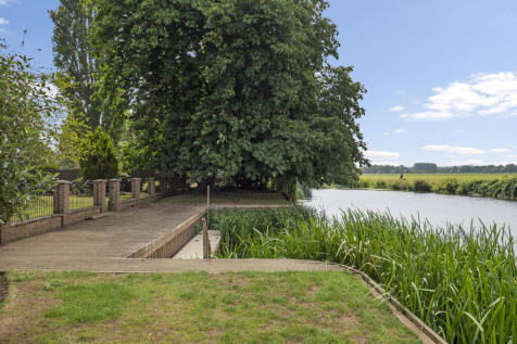 Mooring/Pontoon