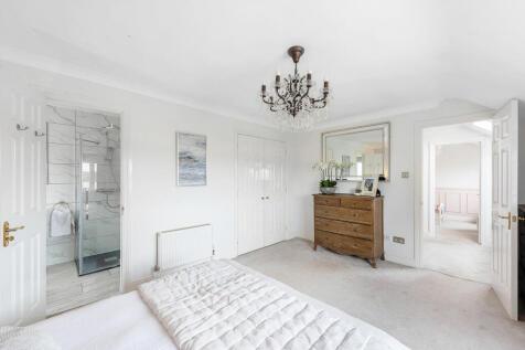 Prinicpal Bedroom