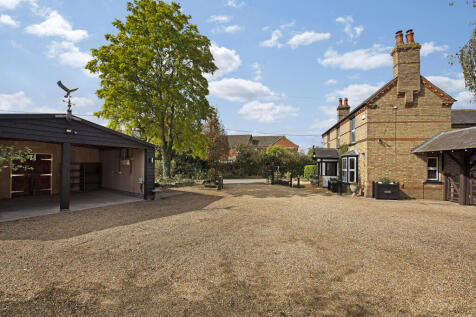 Drive/Carport