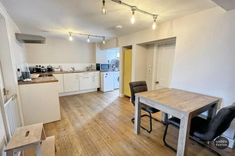 open plan kitchen di